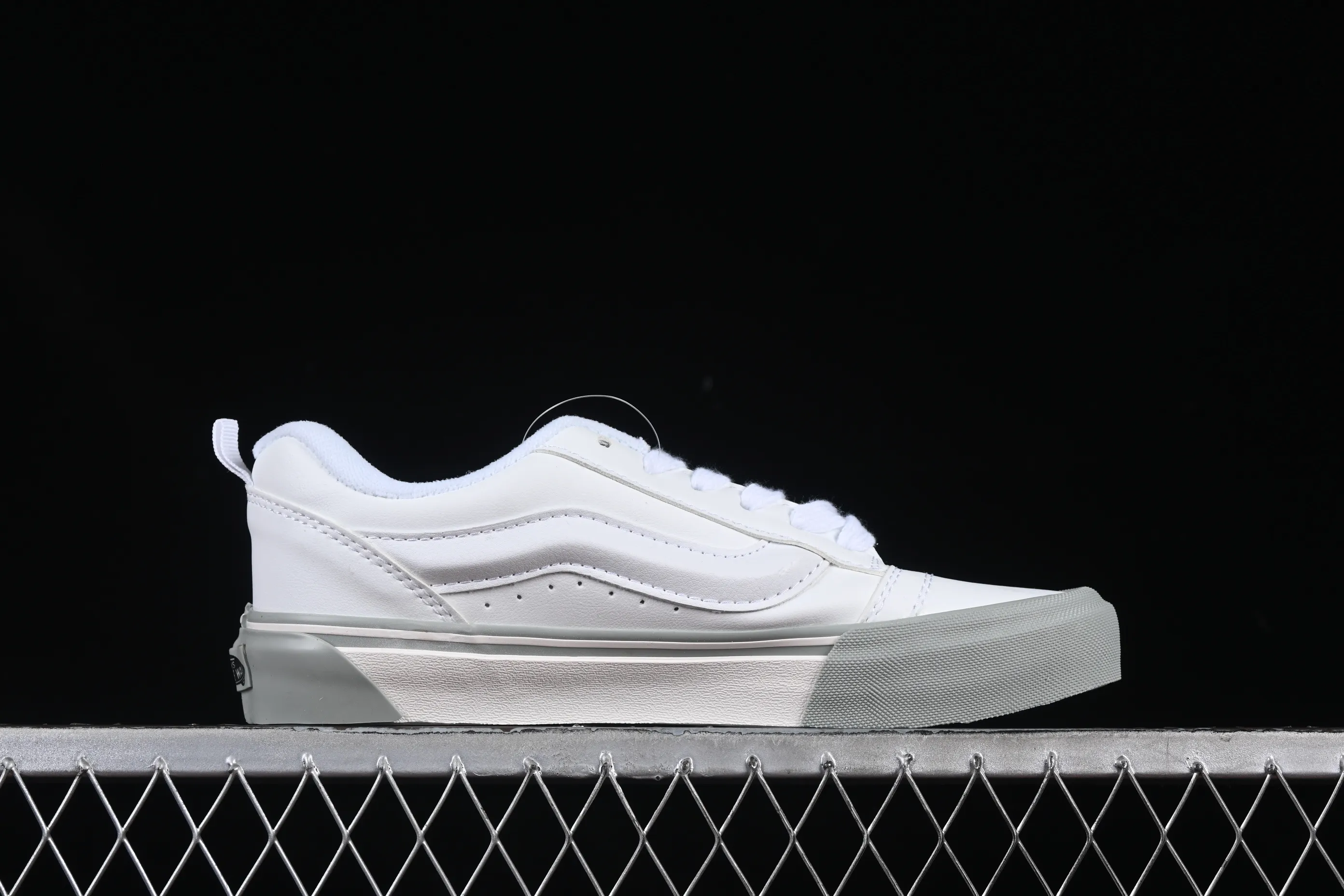 All categories Vans Vans series Vans Low Vans low-top Vans Knu Skool Vans low-top retro casual fat bread shoes VN0009QCBUH